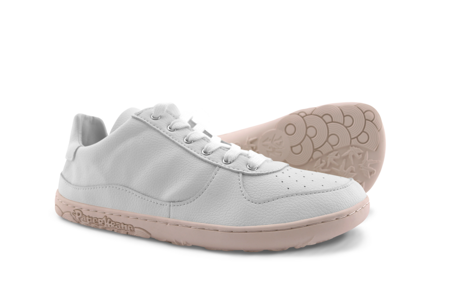 ANGLED VIEW OF CAMEL TOE SNEAKERS