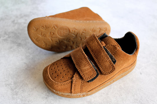 SECONDS & SAMPLES - BROWN SUEDE VELCRO SNEAKER SIZE 26