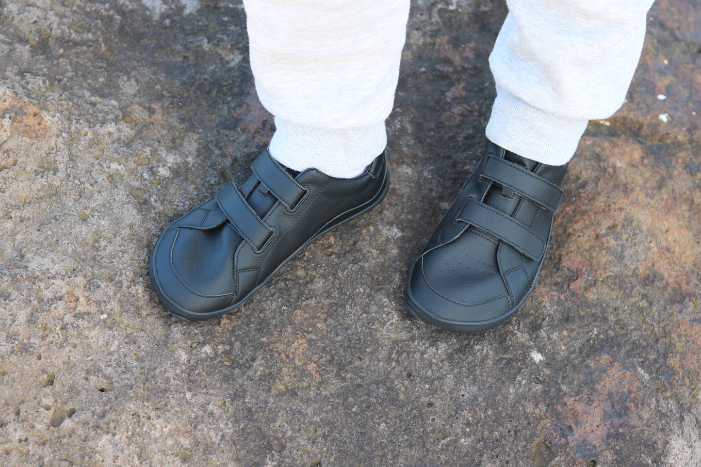 LIL RIPPA BLK | VELCRO SNEAKERS - ADULTS
